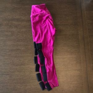 Beyond yoga cut out leggings